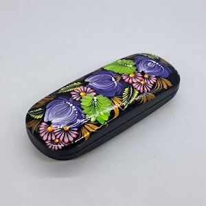 Petrykivka Glasses case Hand painted in Ukraine Artwork Flowers in art Eyeglass case
