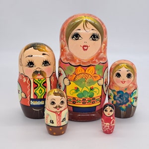 7&quot; Nesting dolls 5 in 1 matryoshka Stacking dolls Handmade in Ukraine Good for gift Russian doll Wooden toy
