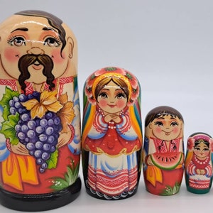 Ukrainian family matryoshka nesting dolls handmade in Ukraine Wooden toy Home decor 7&quot; tall 5 in 1