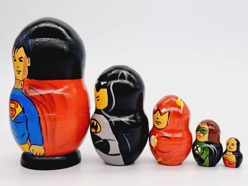 Cartoon Comic-Film Verschachtelung Puppen Matroschka 10 cm groß 5 in 1 Holzspielzeug russische Puppe Handgemacht und handbemalt in der Ukraine Bild 4
