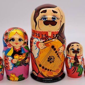 Family nesting dolls Ukrainian matryoshka handmade in Ukraine Wooden toy Home decor 7&quot; tall 5 in 1 Set 2