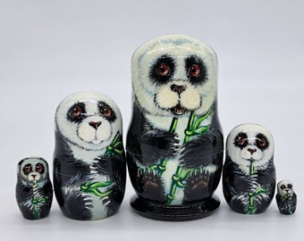 Poupées gigognes de la famille Panda : matriochka faite main 5 en 1
