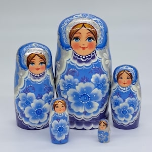 4&quot; Snowy Nesting dolls 5 in 1 Ukrainian matryoshka Wooden toy for kids and home decor Russian doll Handmade in Ukraine
