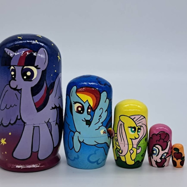 10 cm Verschachtelung Puppen Cartoon Pony Matroschka 5 in 1 Handgemacht und bemalt in der Ukraine Holzspielzeug Gut für Mädchen