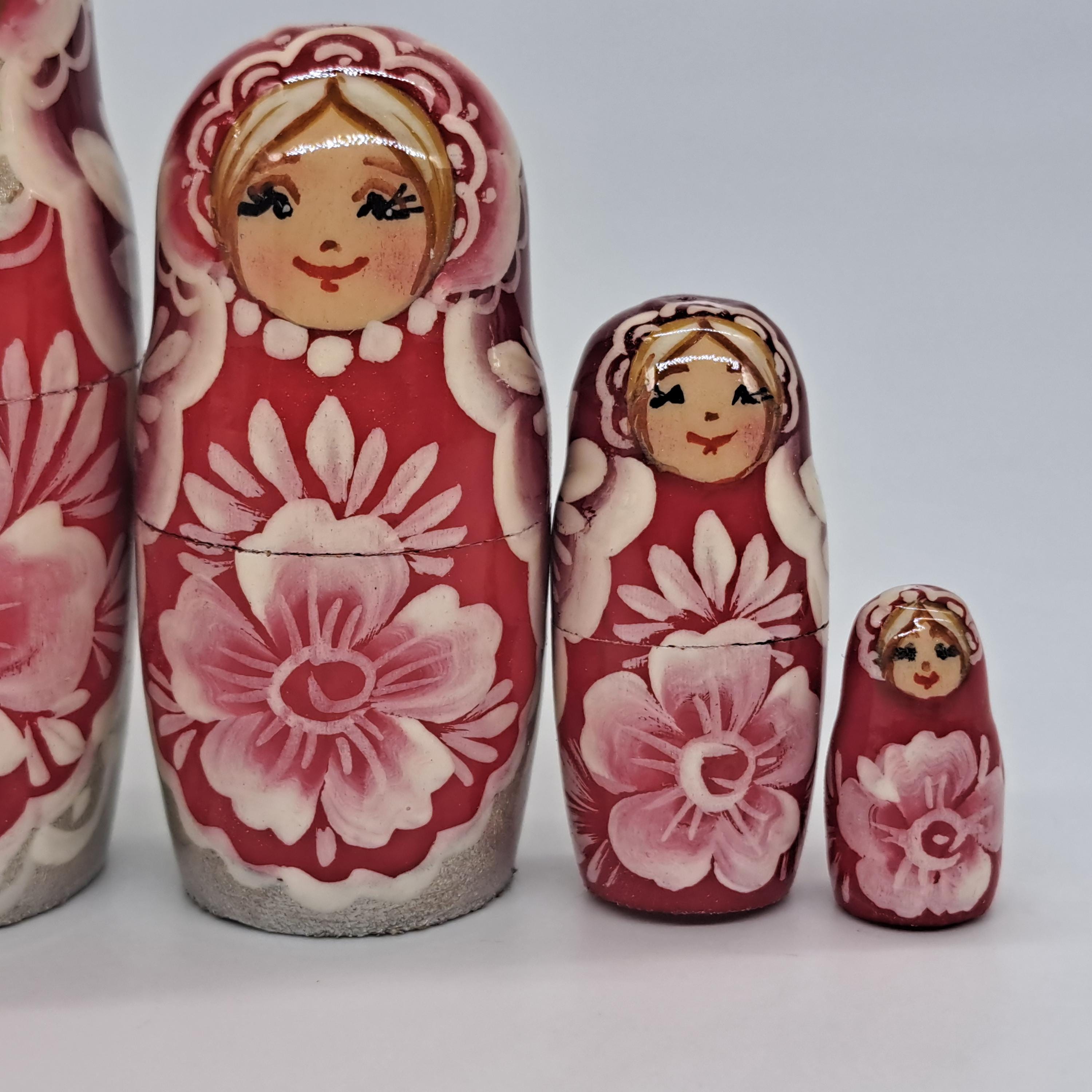 4インチの入れ子人形 5 in 1 ウクライナのマトリョーシカ 木製玩具