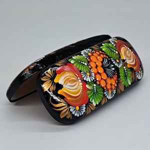 Petrykivka Glasses case Hand painted in Ukraine Artwork Flowers in art Eyeglass case Viburnum and flowers picture