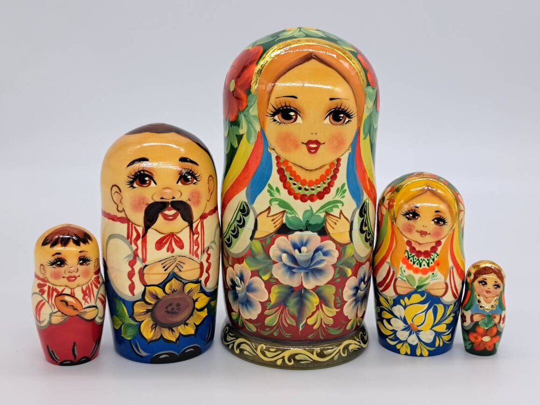 Ukrainian Nesting Dolls Family Matryoshka Wooden Toy Stacking Dolls Home Decor 7 Tall 5 in 1