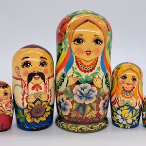 Ukrainian nesting dolls family matryoshka Wooden toy Stacking dolls Home decor 7&quot; tall 5 in 1 handmade in Ukraine artist Dorosheva in 2022