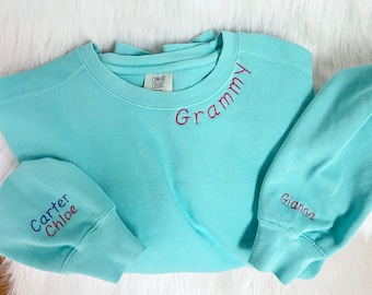 Personalized name on neck sweater, mama, Grammy, gigi, nana, with name on sleeve
