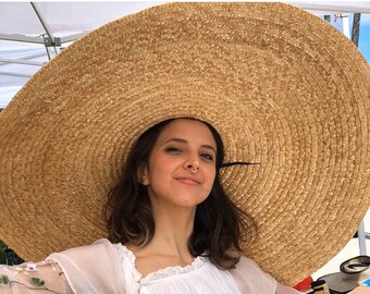 huge floppy beach hats