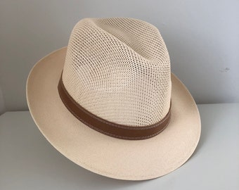 Chapeau fedora, chapeau fedora beige, chapeau fedora robuste, chapeau fedora coupe classique, chapeau jazz, chapeau fedora à bord court, chapeau fedora en paille, chapeau unisexe, chapeau pour homme