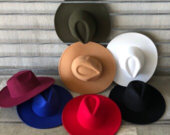 big rimmed hat