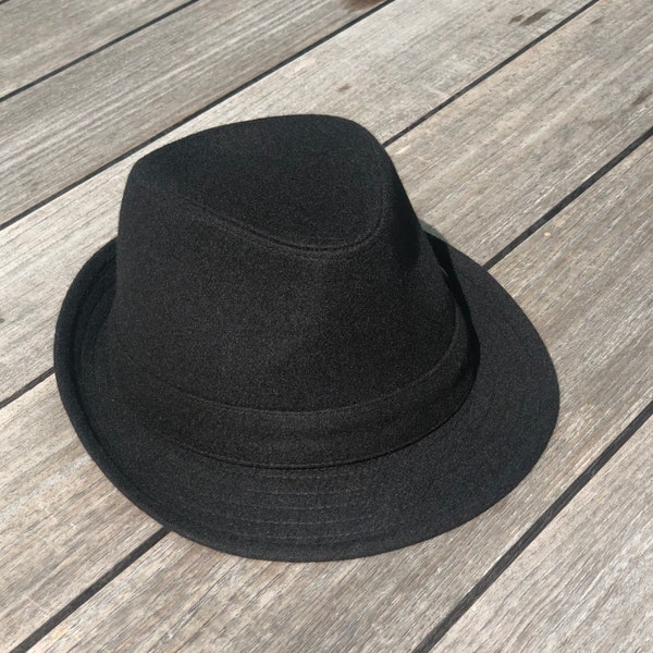 Chapeau Fedora, fedora en laine, chapeau noir, fedora, chapeau à bord court, chapeau d'hiver, fedora pour hommes, fedora pour femmes, chapeau en lin, chapeau décontracté, chapeau élégant