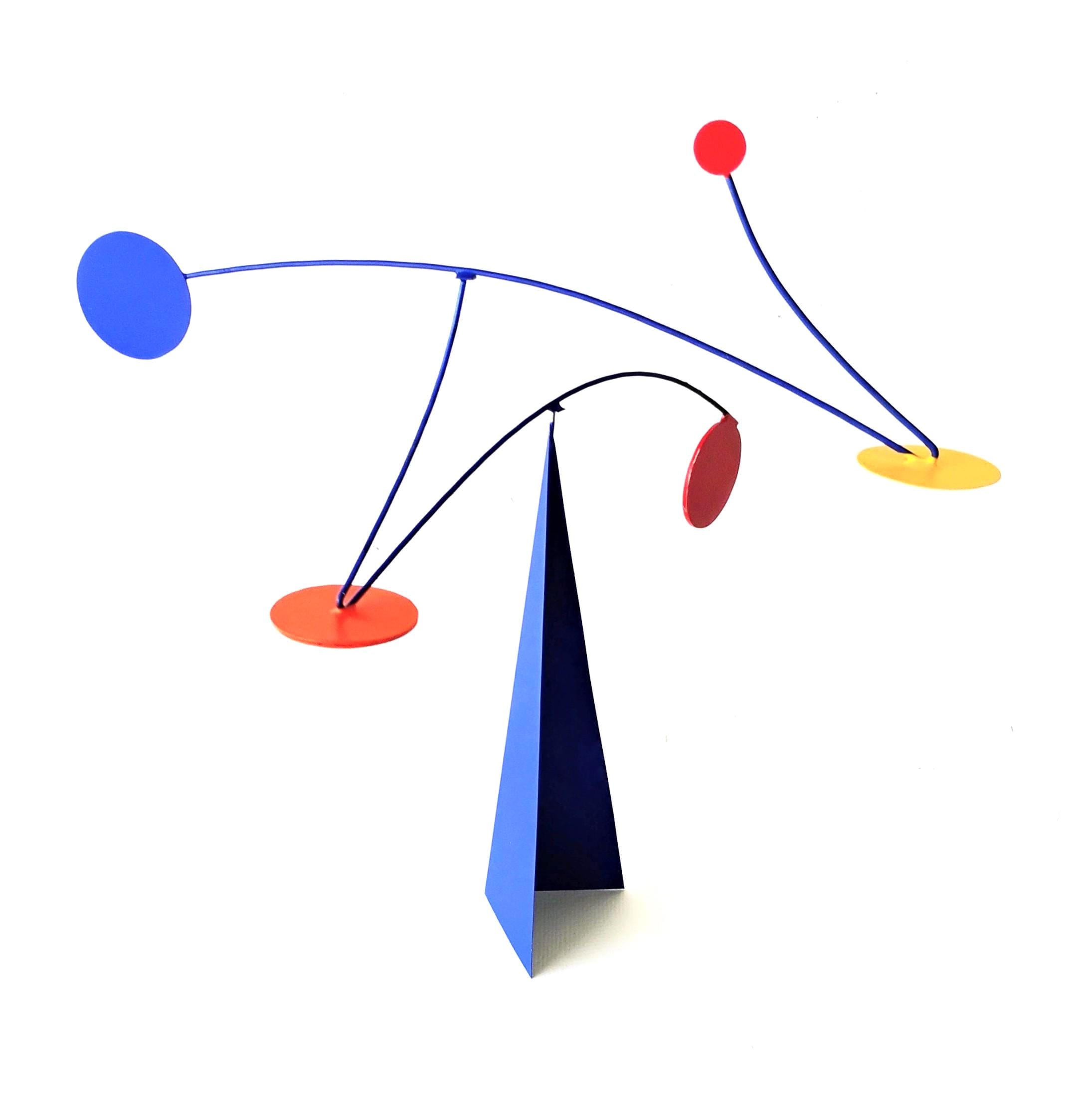 Kinetic Tabletop Mobile: Blaue, Rote, Orange & Gelbe Stahlskulptur