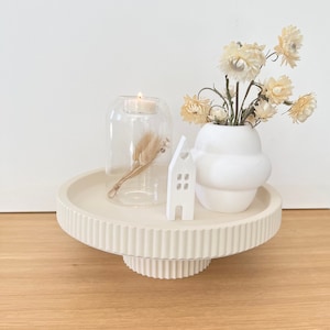 Decorative plate with foot in beige / Etagere / Decorative tray / Grooves / Tray / Scandi - two sizes