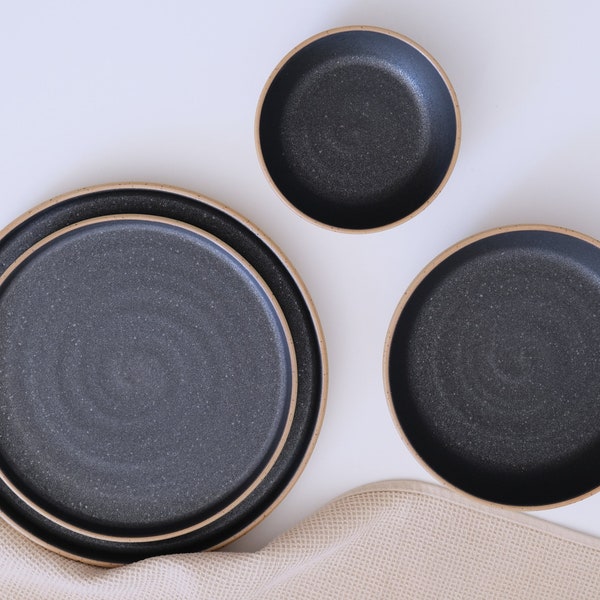 Keramisch serviesgoed, handgemaakt minimaal steengoed servies, steengoed zwarte platenset