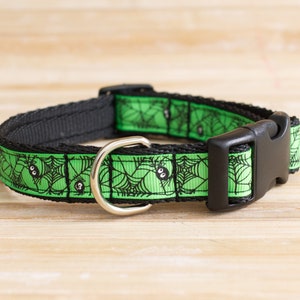 Collier pour chien d'Halloween fait main : collier pour chiot en toile d'araignée verte