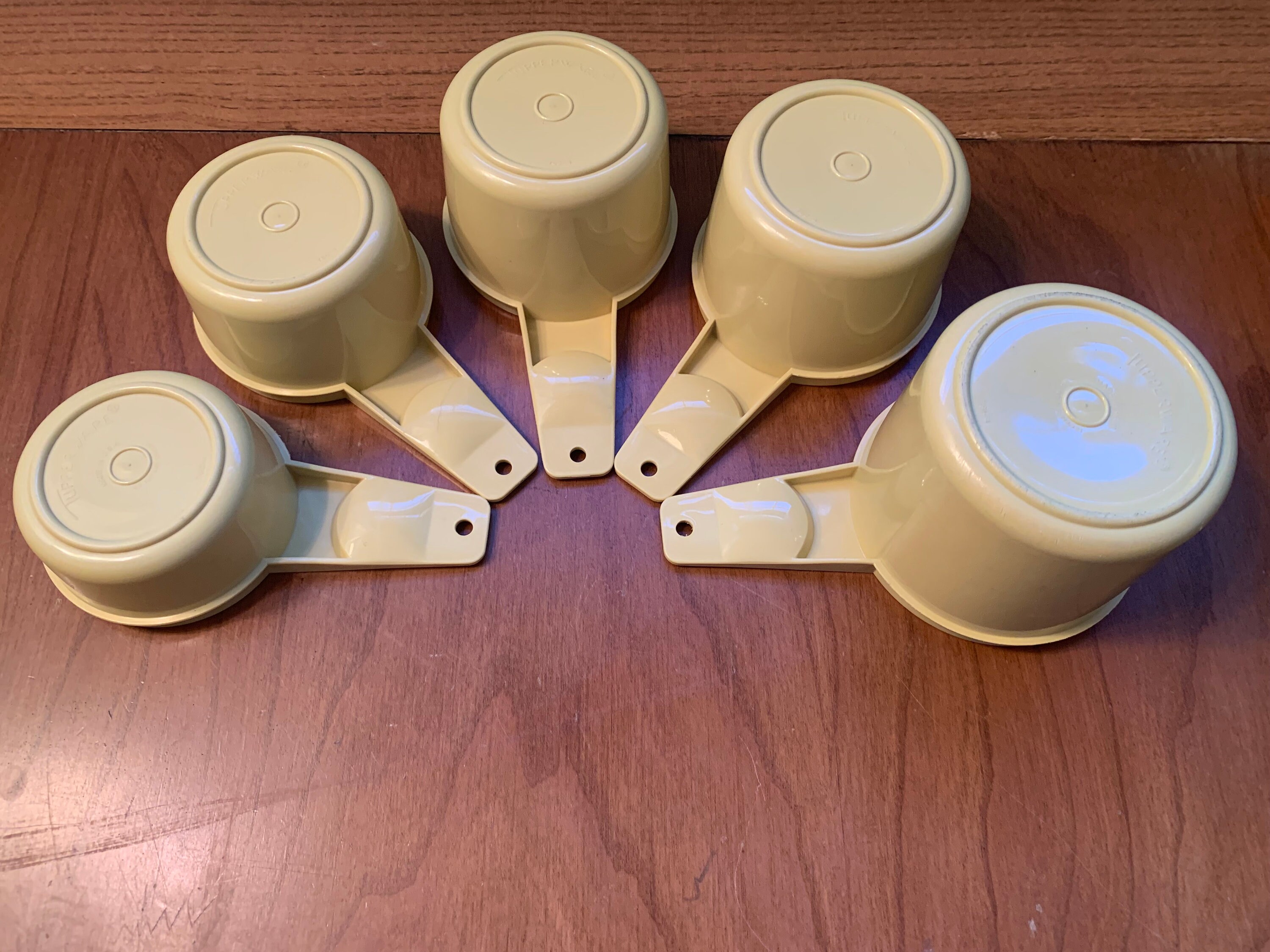 Set of 5 Vintage 1970s Yellow Retro Tupperware Plastic Measuring Cups