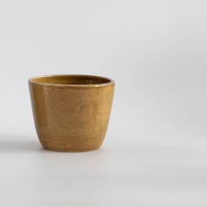 Moderne keramische koffiekopje, honingraat minimale steengoed keramische tuimelaar, mosterdbruine cappuccinokopje, geen handvat latte mok, Scandinavische stijl