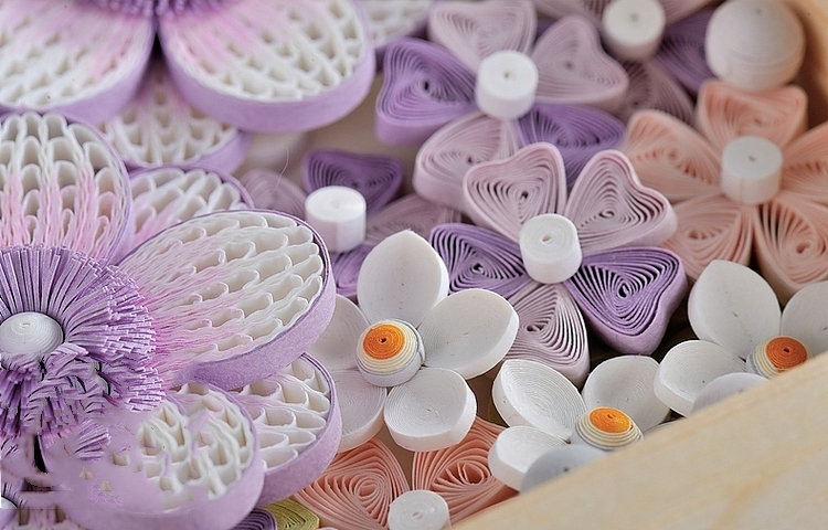 Quilling 3D Purple Flowers Paper Art - Unique Design For Home - Surprising  Gift - Size 5''x7'' (F31)