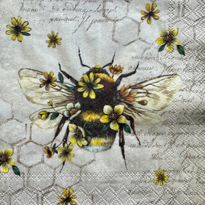 Decoupage Napkin, 6.5" x 6.5"  Queen Bee Napkin, Decoupage Napkins, Honey Bee Napkin, Junk Journal Napkin, 519