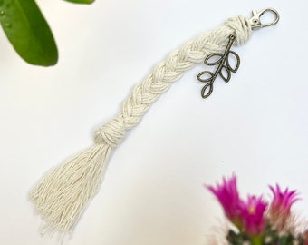 White Braided Macrame Key-Holder | with Gold Leaves Charm