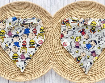 Bandana de cachorro Snoopy, Bandana de Snoopy, Bandana de amendoim, Bandana de gravata para cachorro, Bandana de cachorro reversível, Bandana de encaixe para cachorro