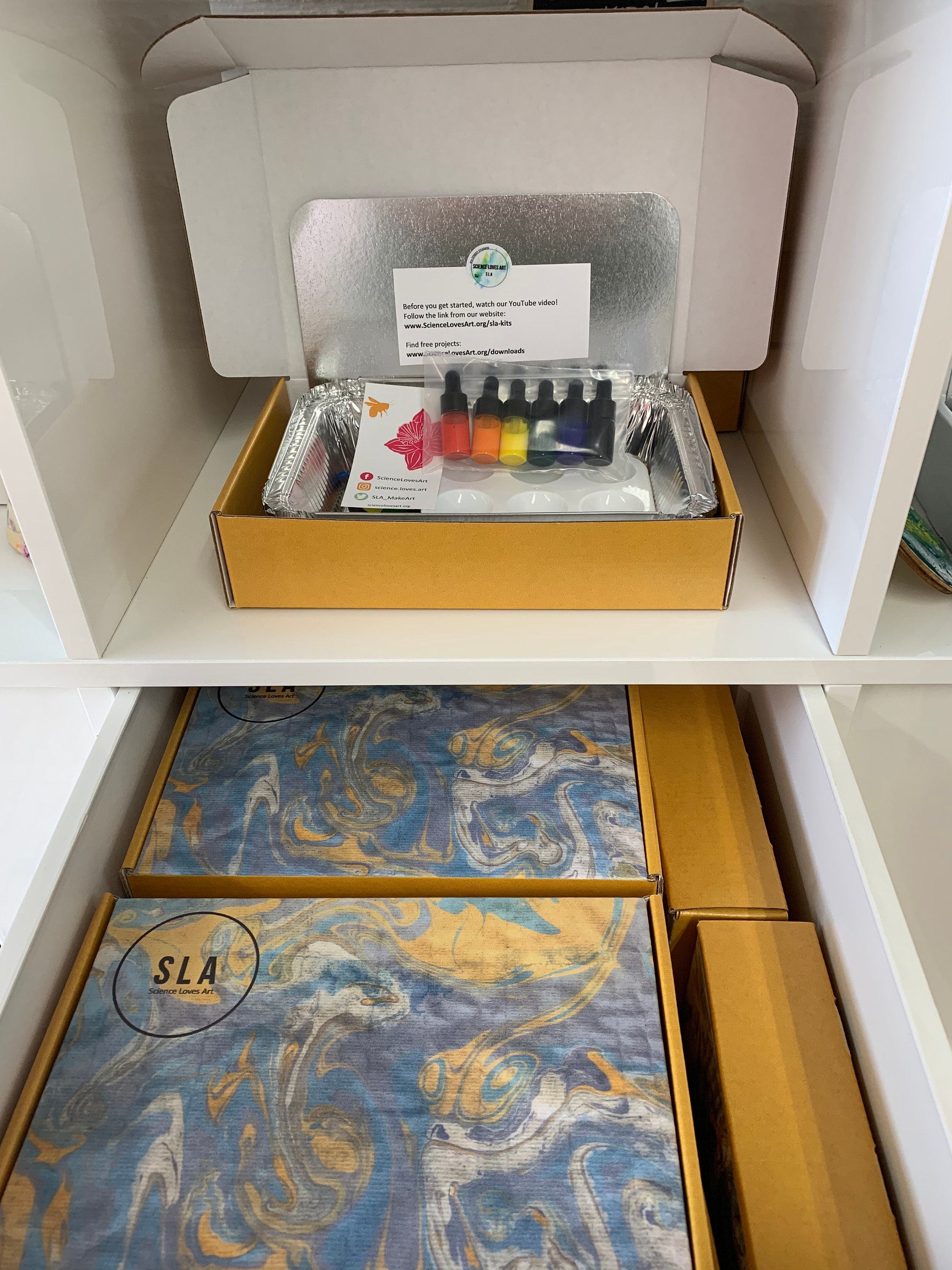 Oil and Water: The Science Behind Paper Marbling – Muse Kits