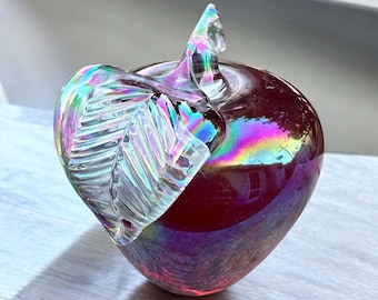 ROGER VINE Glass Iridescent Red APPLE Fruit Vintage Solid Paperweight 90s 1994