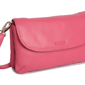 SADDLER AUDREY Torebka kopertówka z prawdziwej skóry z odpinanym paskiem w kolorze fuksji