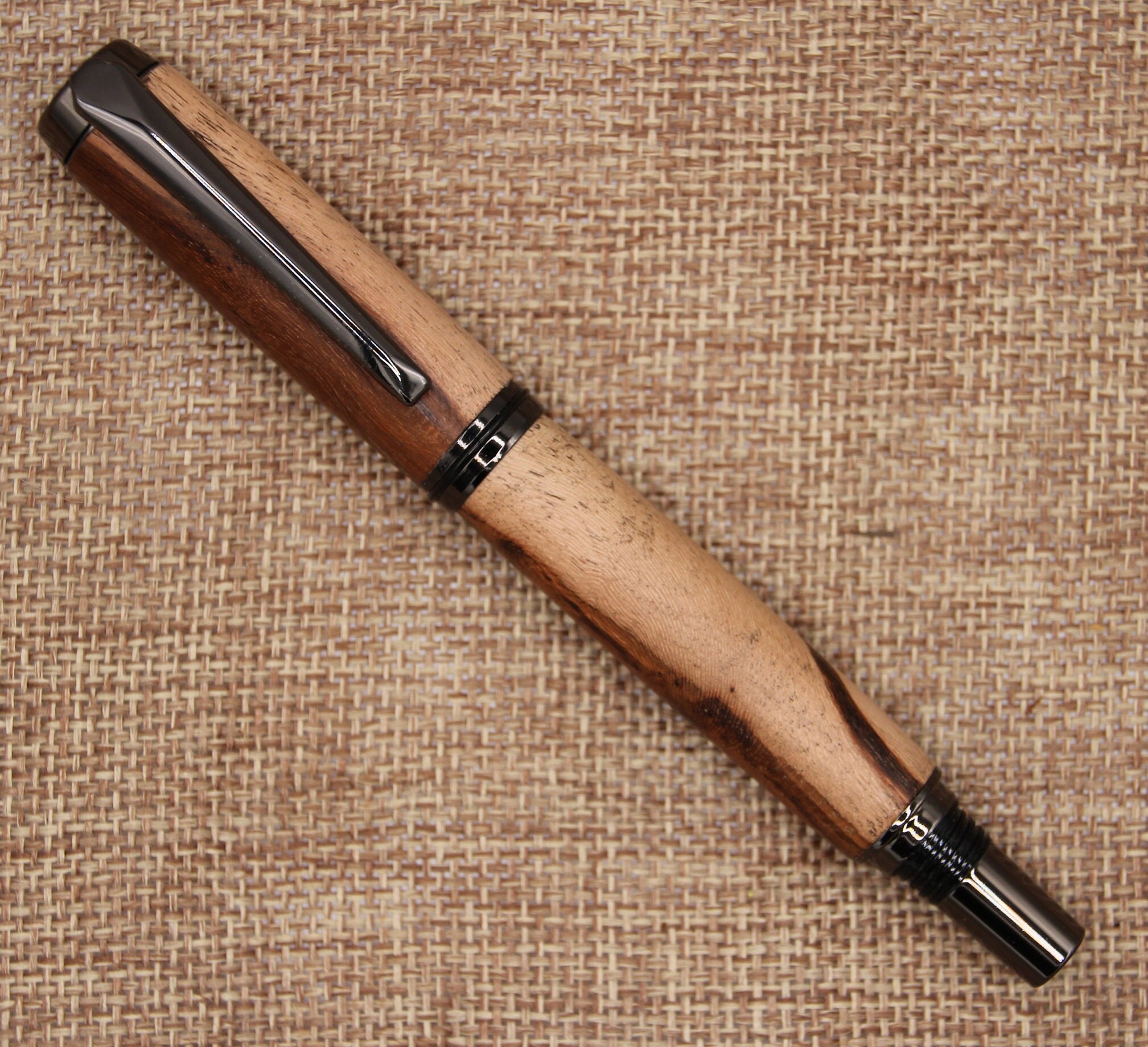 stylo Plume Personnalisable en Cep de Vigne. | Collection Un Arbre Deux Vies