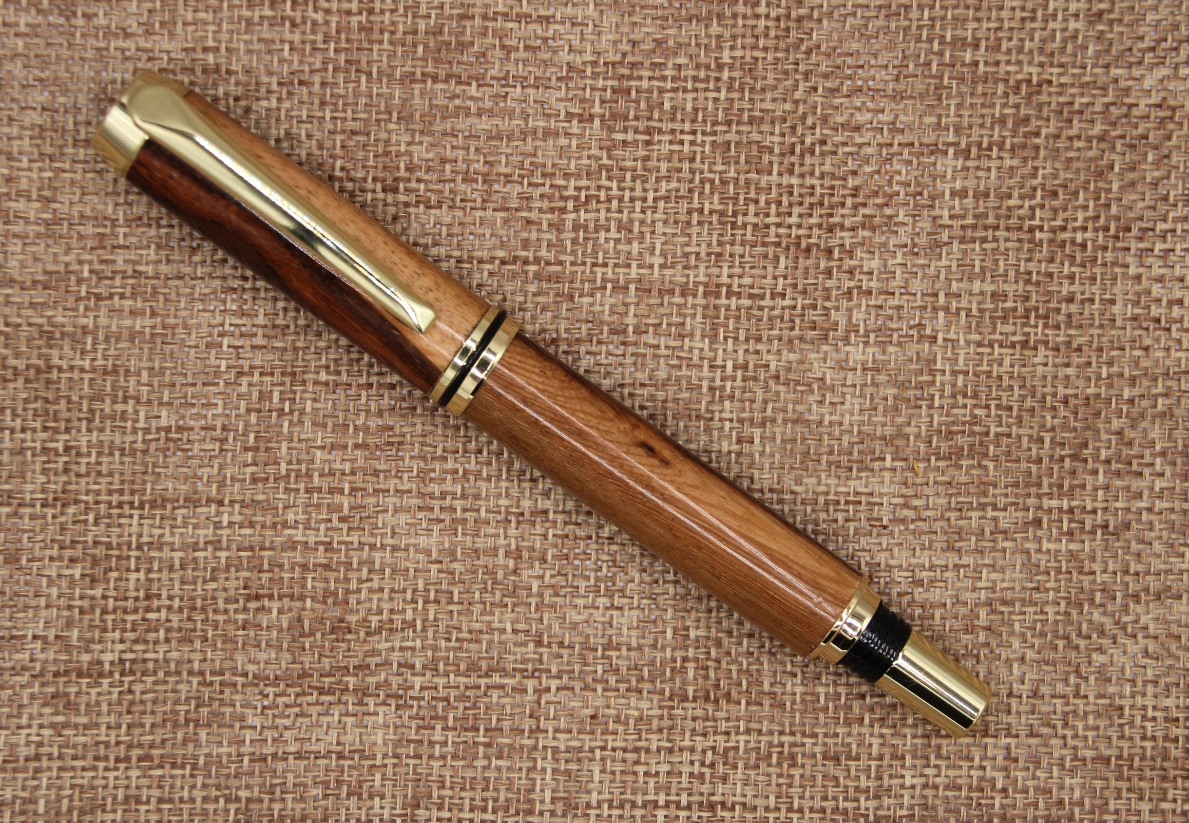 stylo Roller Personnalisable en Cep de Vigne. | Collection Un Arbre Deux Vies