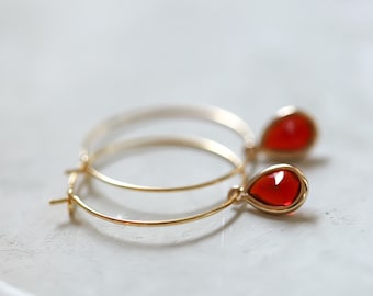 Oro criollo con colgante / aretes rojos / aretes minimalistas / aretes llamativos / rojos / regalos para mujer para Semana Santa