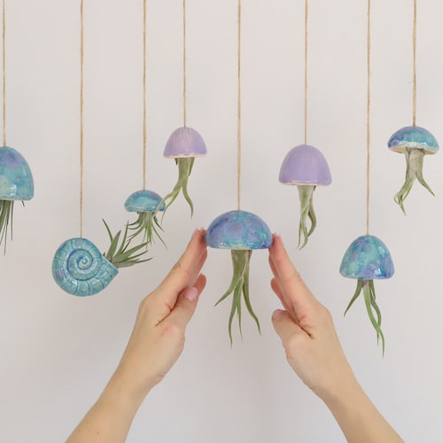 Air plant holder, hanging decoration jellyfish "lagoon", cute ceramic jellyfish with air plant, gifts for plant lovers