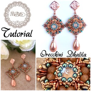 Può includere: Un paio di orecchini in perle color rame e pesca con un pendente a goccia. Gli orecchini sono realizzati con perline e presentano un cristallo al centro. Gli orecchini sono etichettati "Orecchini Dhalila".