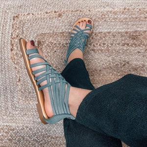 Roan pearl cheap gladiator sandals