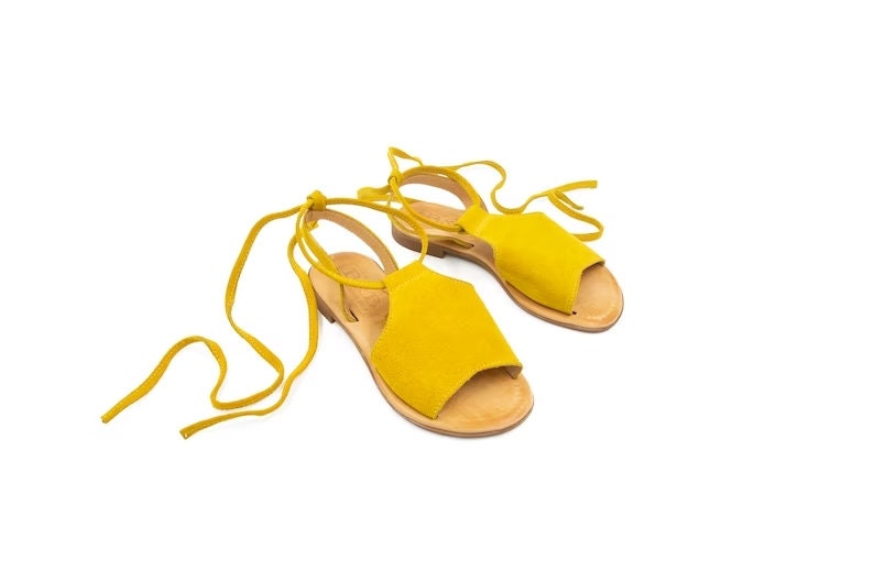 Sandalias griegas de cuero para ella, sandalias elegantes de cuero amarillo, sandalias planas con cordones para mujer, sandalias de cuero con cordones para regalo de verano. imagen 6