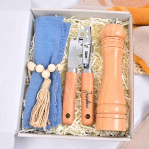 Personalized Grinder and Can Opener Gift Box, Kitchen Tool Gift Box, Wooden Spice Grinder, Wooden Mill, Housewarming Gift, Birthday Gift