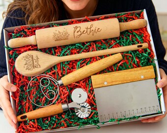 Personalized Kitchen Tools Gift, Rolling Pin, Wooden Spoon, Cookie Cutters & Scraper, Baking Gift for Baker, Mother, Girlfriends