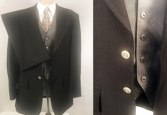 Men's Vintage 70's Blue 3 pc Suit w Reversible Ves