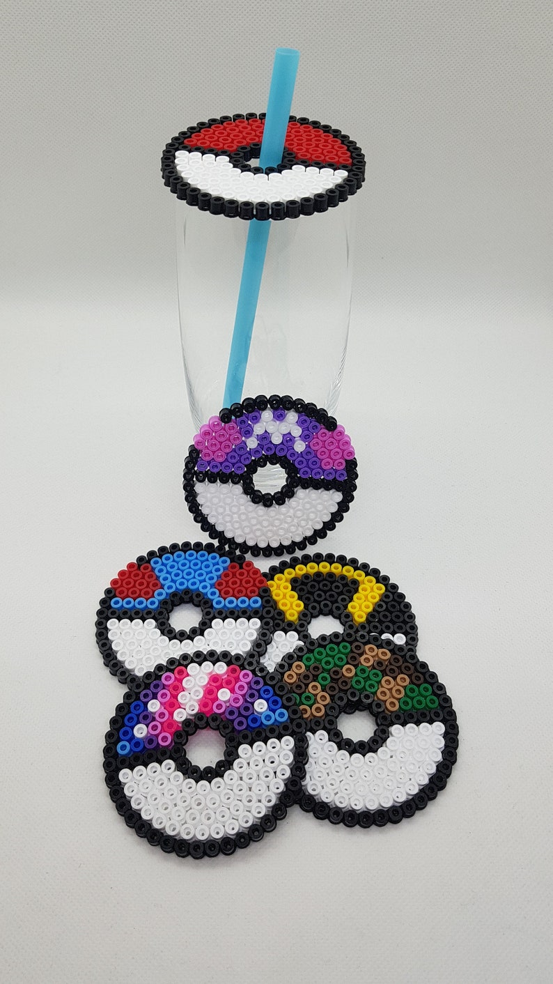 Perles de repassage Hama Pokémon Poké Balls de 1re génération Anime Couvercle en verre image 2