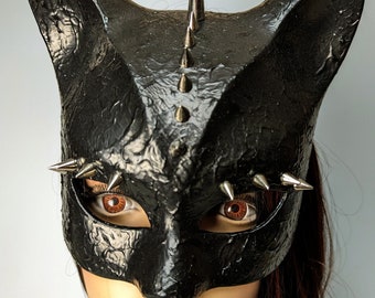 Cat mask with rivets in black