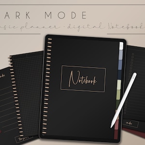 Könnte beinhalten: Ein Satz von drei schwarzen digitalen Notizbüchern mit goldenen Akzenten. Die Notizbücher haben ein Rastermuster, linierte Seiten und ein Index. Die Notizbücher sind mit "Notebook", "Topics" und "Index" beschriftet.
