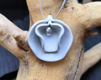 Yoni pendant, feminist symbol necklace, lesbian jewelry