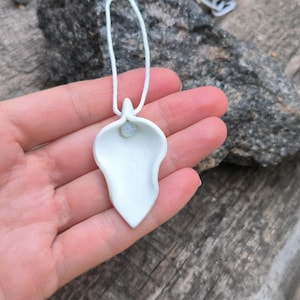 Yoni pendant, vulva necklace, labia jewelry