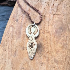 Collar de cerámica de la Diosa Madre, trisquel celta, joyería pagana ritual, regalo espiritual arcaico.