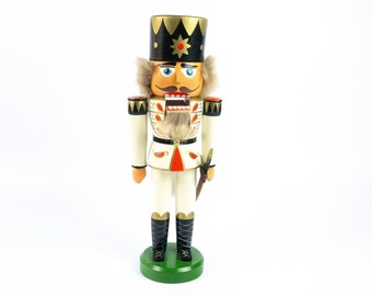 Nutcracker made of wood, vintage, original Erzgebirge, probably VEB Hodrowa GDR GDR, hussar with saber