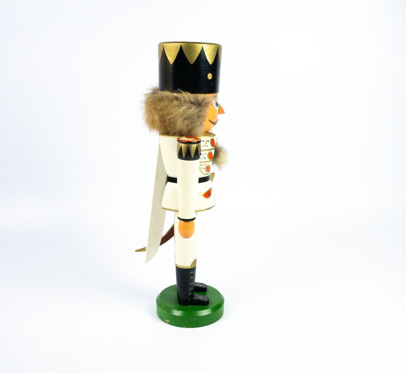 Nutcracker made of wood, vintage, original Erzgebirge, probably VEB Hodrowa GDR GDR, hussar with saber image 6