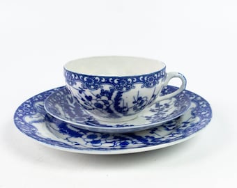 Teetasse mit Untertasse und Dessertteller, japanisches Dekor, weiß mit blau, Kirschblüte, sehr feines Geschirr, 1970er Jahren, Vintage, Tee