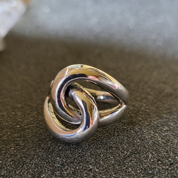 Knotenring Silberring 925er Sterlingsilber Liebe Liebesknoten verschlungen verknotet Knoten Unendlichkeit Verbundenheit